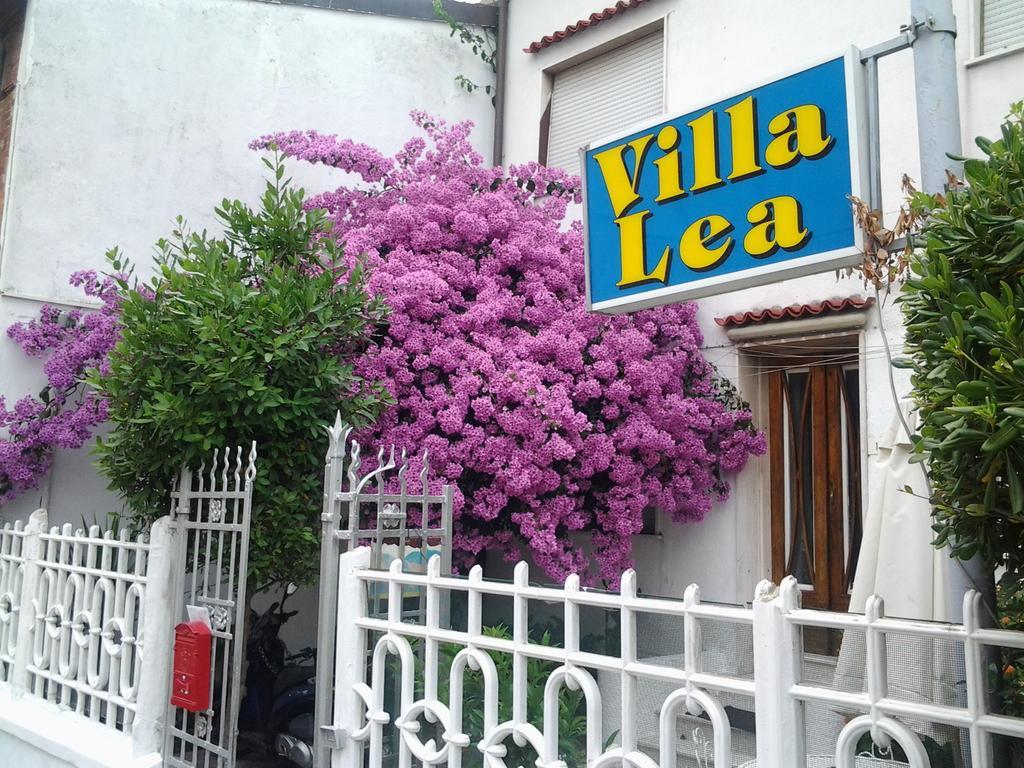 Villa Lea Виареджо Стая снимка